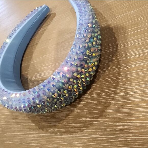 Elegant Crystal Embellished Headband - Picture 2 of 4